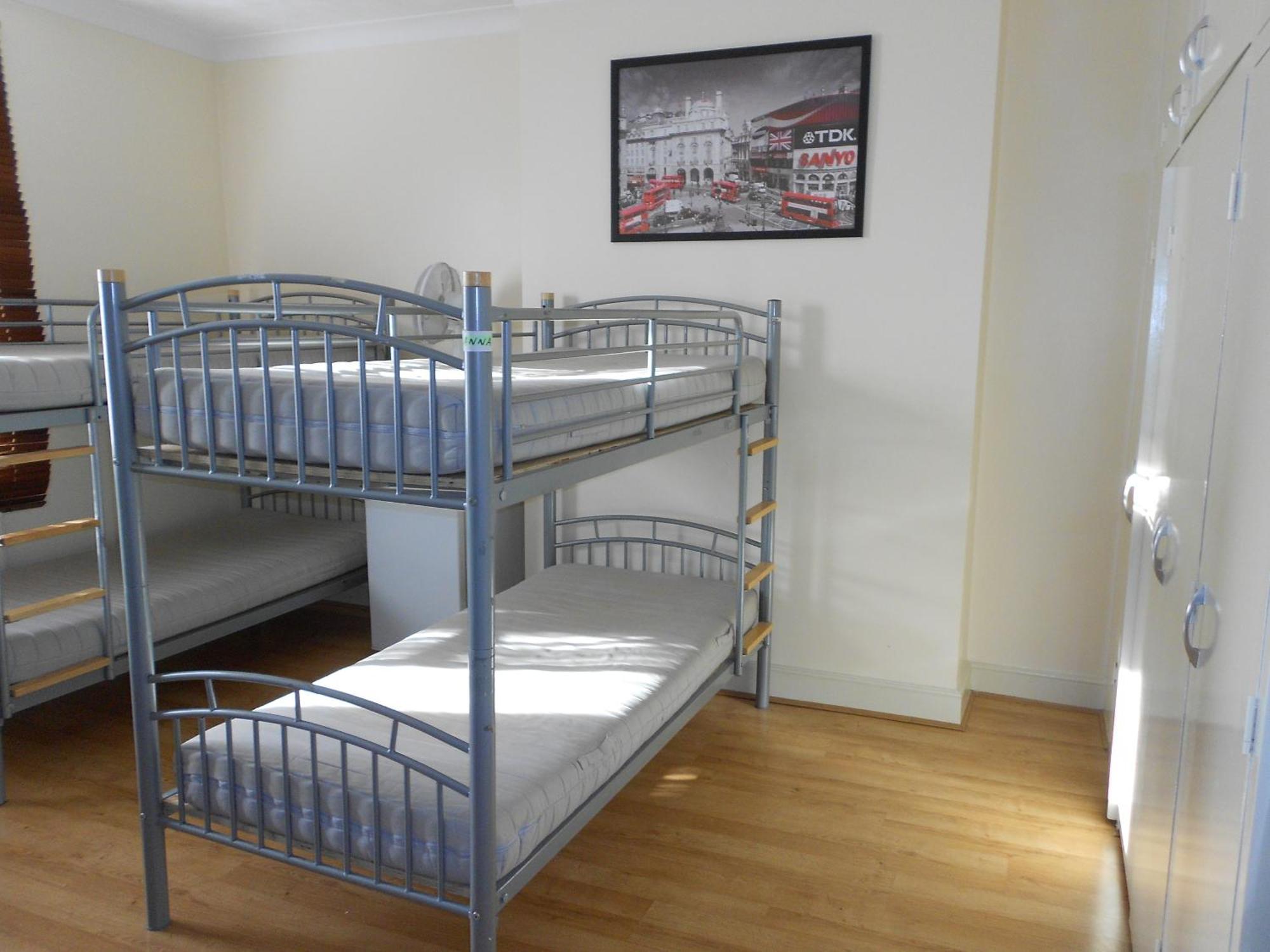 24/7 London Hostel エクステリア 写真